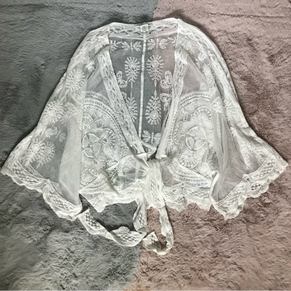 Rachel Zoe white lace shrug cardigan